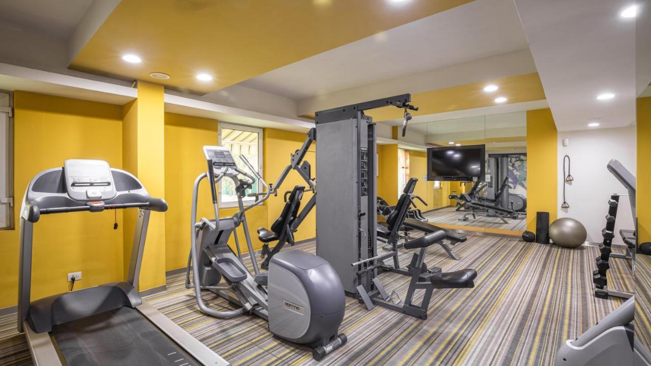 Ibis Gurgaon Golf Course Road - An Accor Brand Hotel Exterior photo
