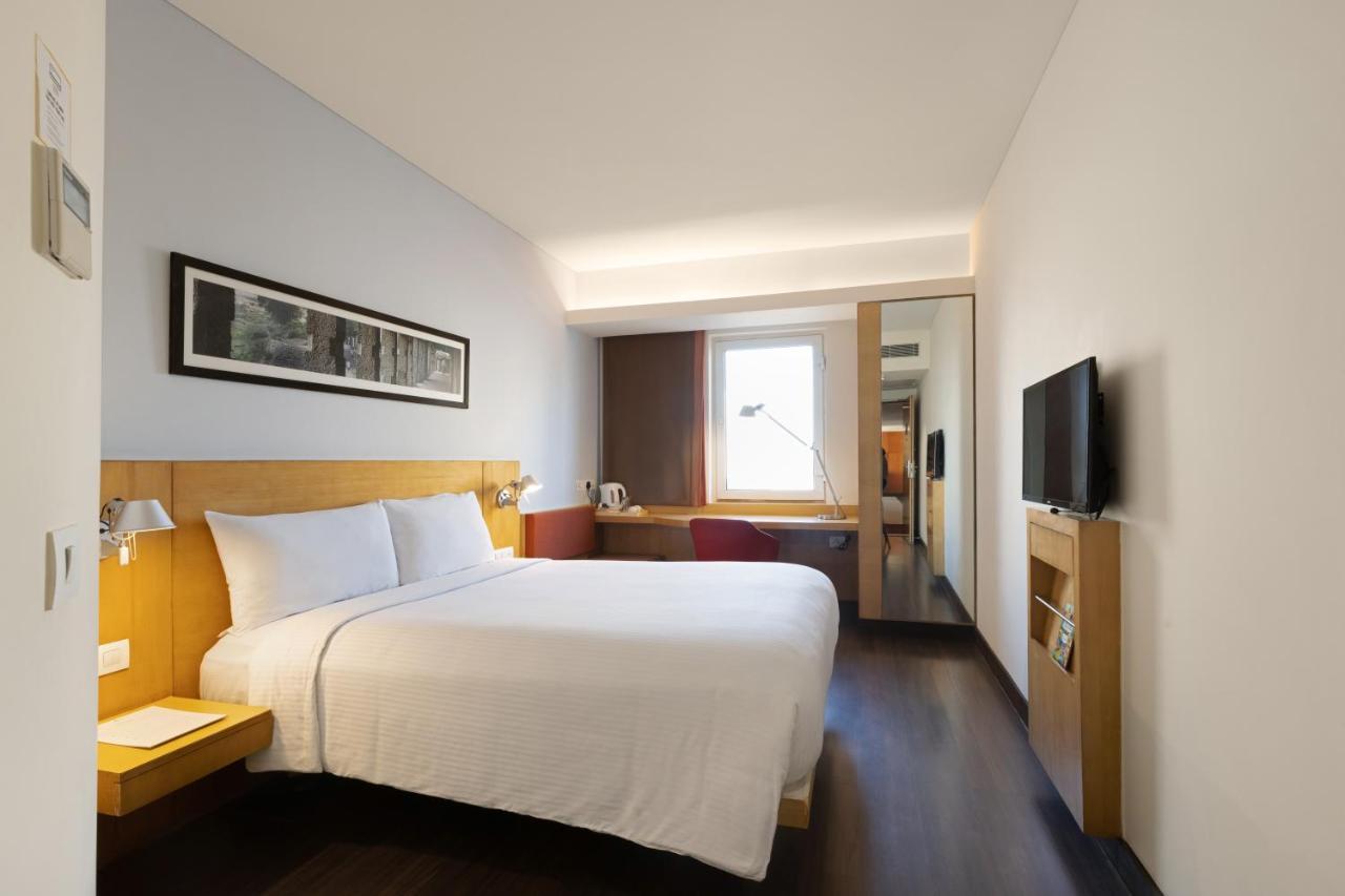 Ibis Gurgaon Golf Course Road - An Accor Brand Hotel Exterior photo