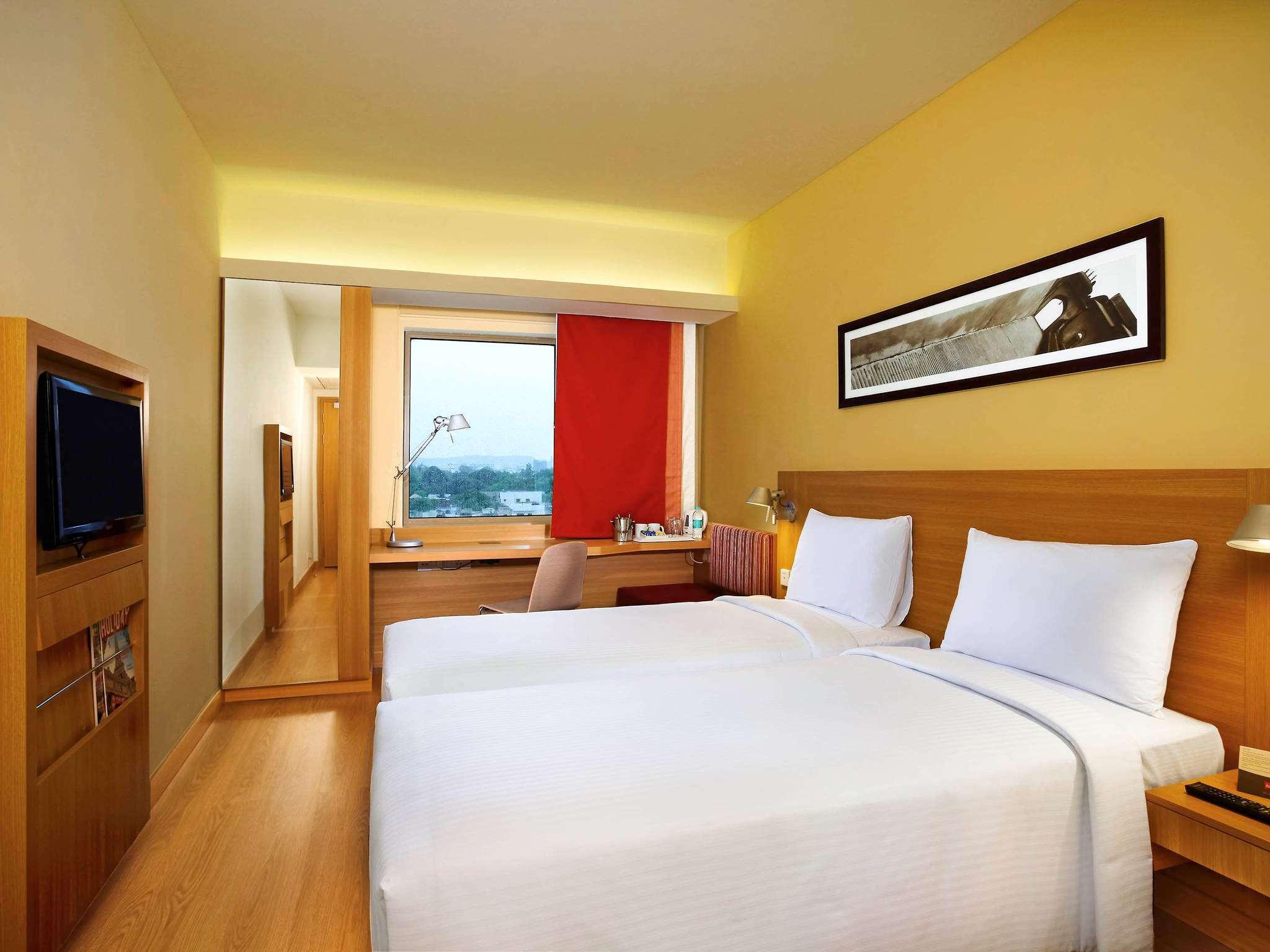 Ibis Gurgaon Golf Course Road - An Accor Brand Hotel Exterior photo